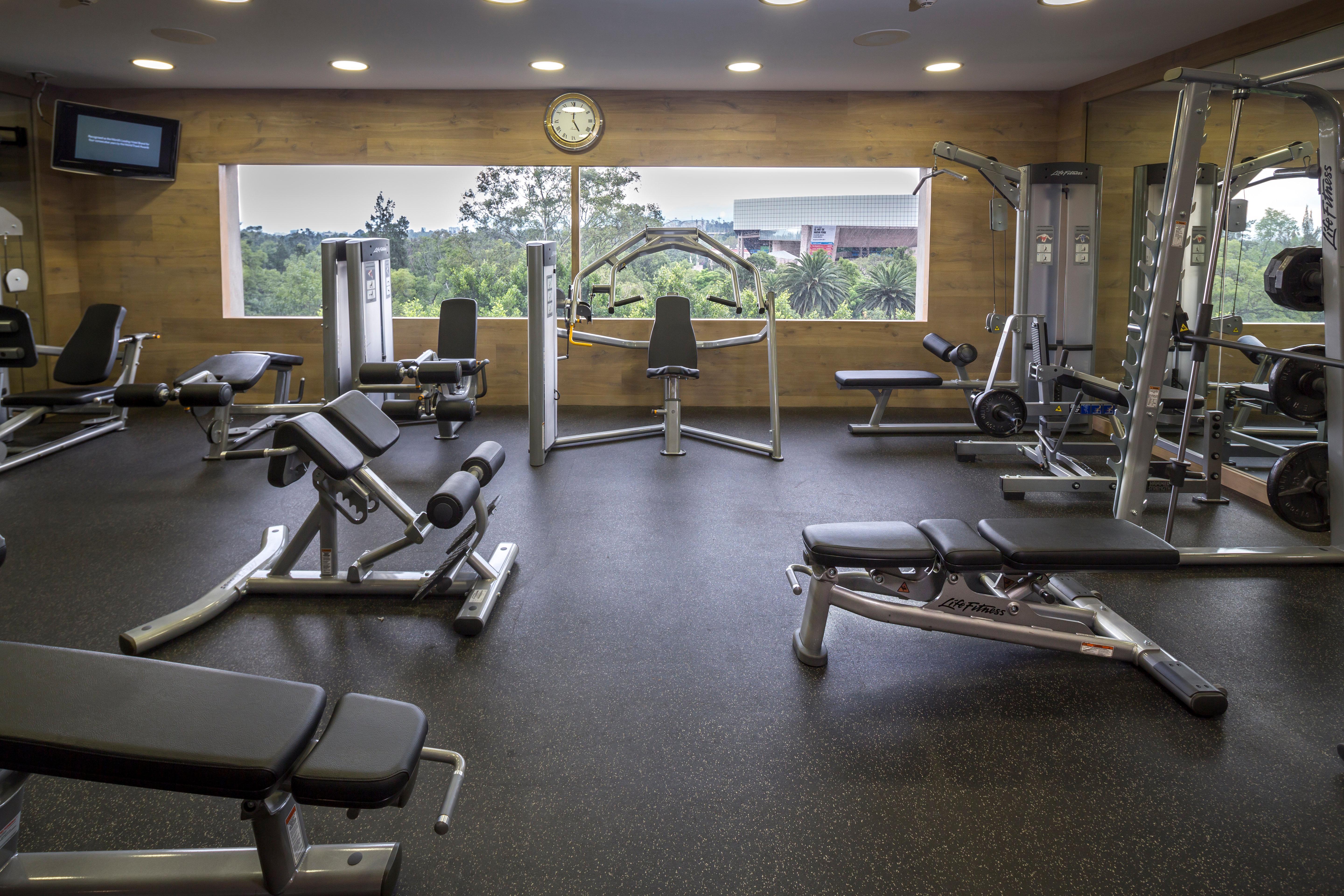 Presidente Intercontinental Mexico City By Ihg Екстер'єр фото A typical gym