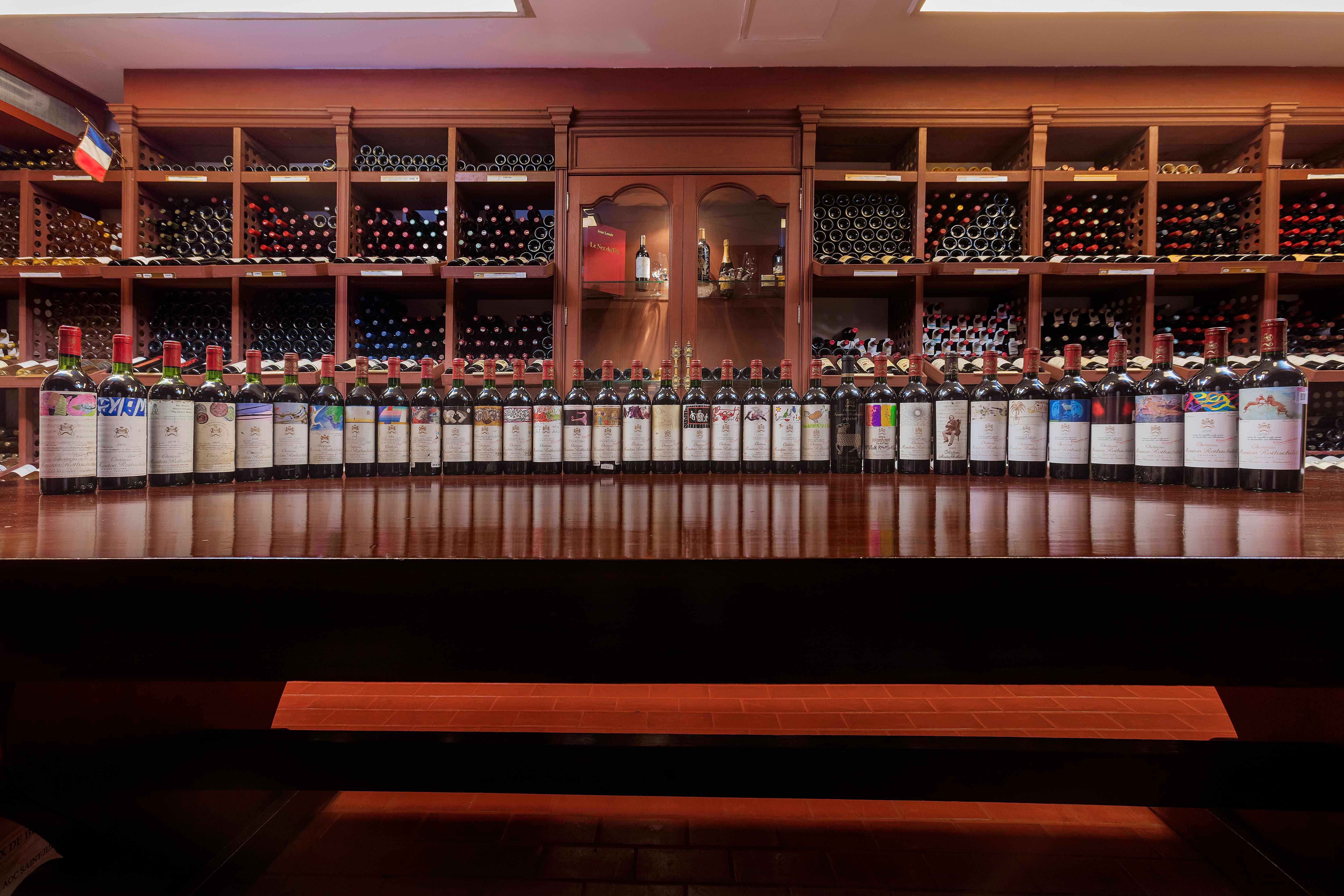 Presidente Intercontinental Mexico City By Ihg Екстер'єр фото The wine bar at the restaurant