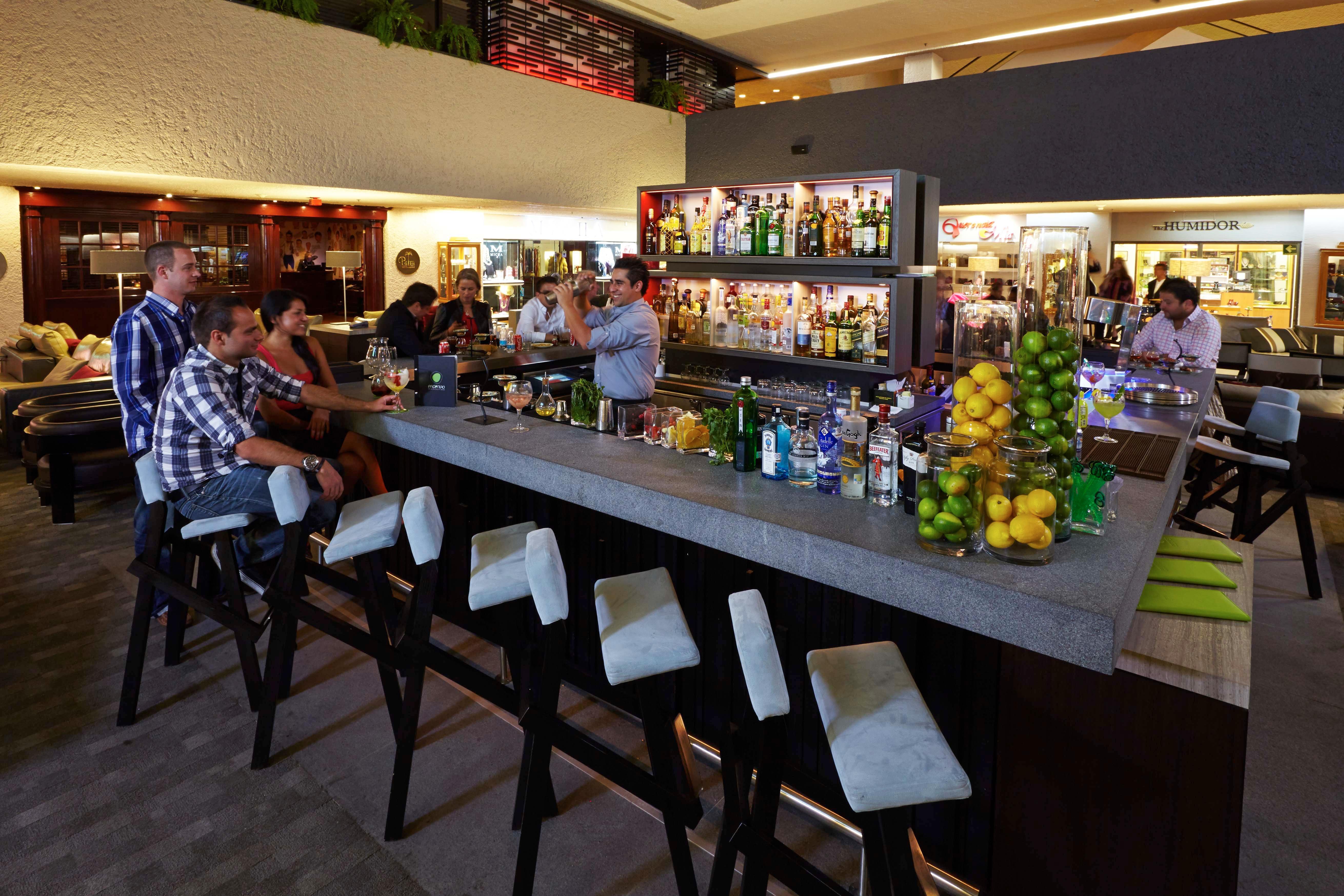 Presidente Intercontinental Mexico City By Ihg Екстер'єр фото The bar at the new lounge