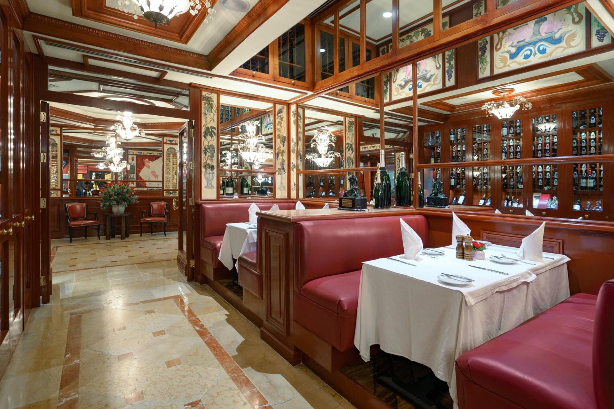 Presidente Intercontinental Mexico City By Ihg Екстер'єр фото Interior of a restaurant in the hotel